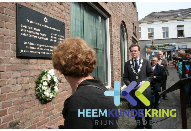 08-05-2013 Onthulling plaquette Northeimer Tolkamer Coll. P.Snip (19)